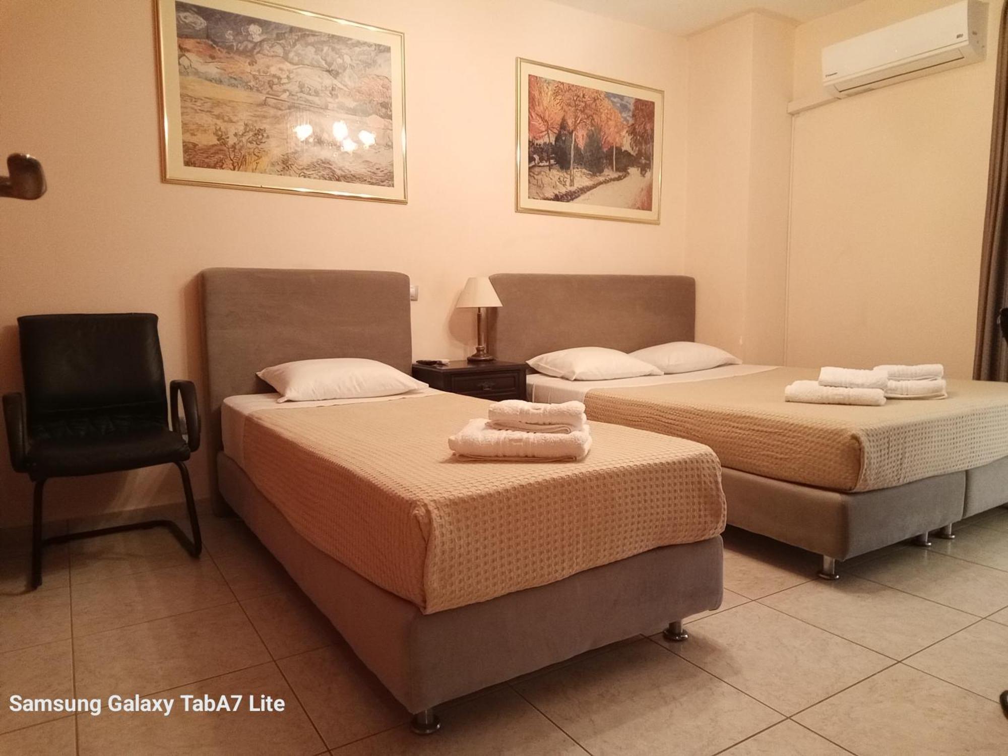Villa Avatos - Near To The Port Of Rafina And The Airport Of Athens Agios Spyridon  Exteriér fotografie